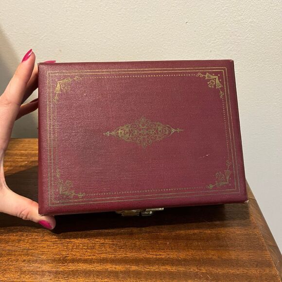 Vintage 50s Leatherette Jewelry Box Burgundy, Satin Lined, Mirror Two-Tiers - Picture 5 of 10